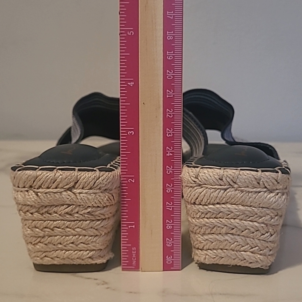 Me Too Cayman Navy Striped Wedge Slip-on Sandals Stretch Bands Wmns 9 Coastal - Picture 14 of 14